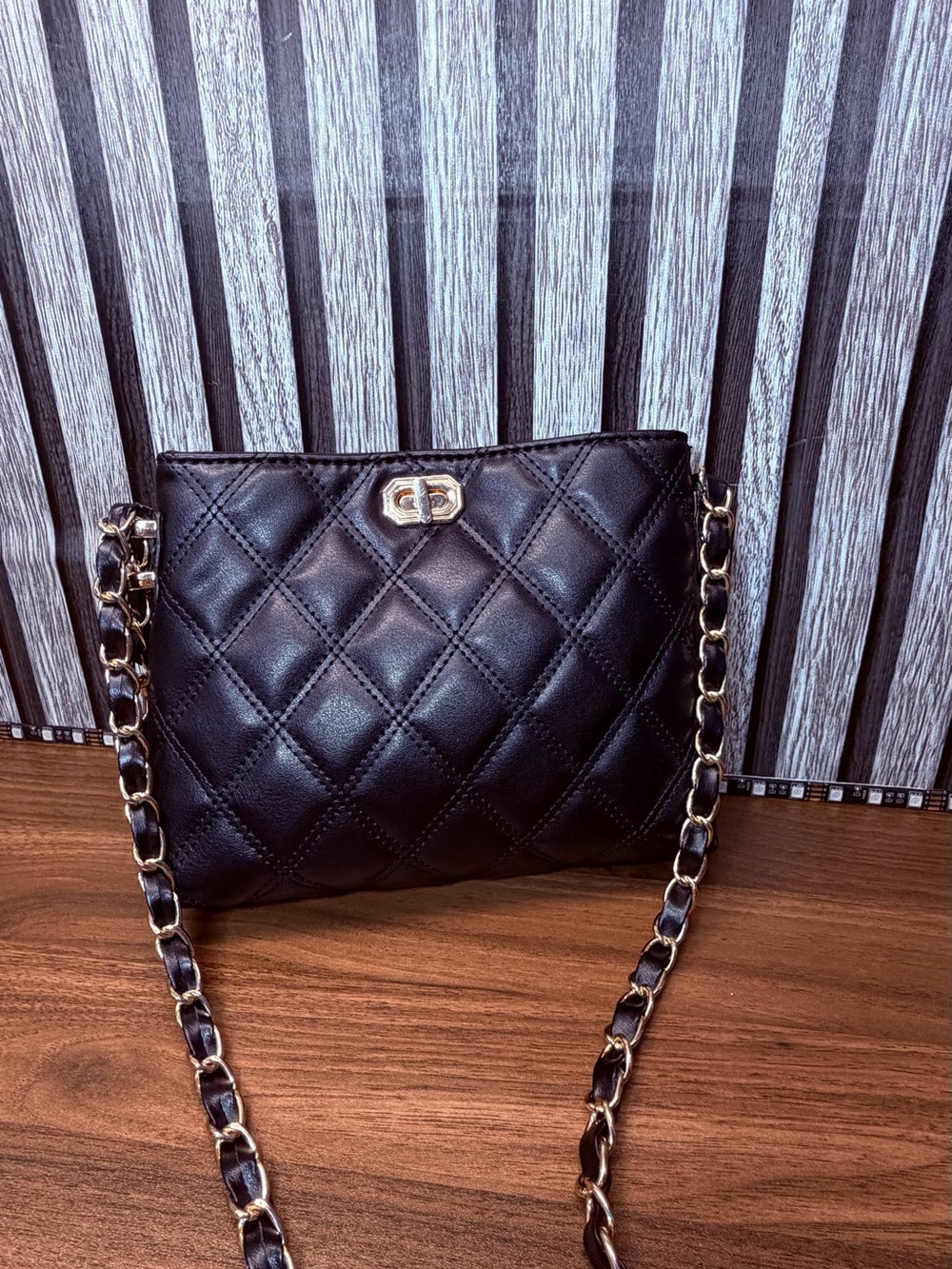 Black Quilted Chain-Strap Crossbody Bag - Unbranded